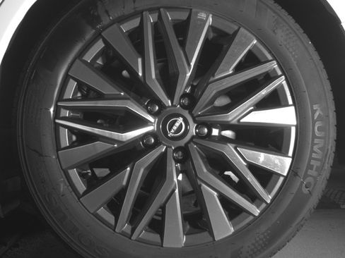 Used 2025 Nissan Altima 2.5 SV FWD image 17