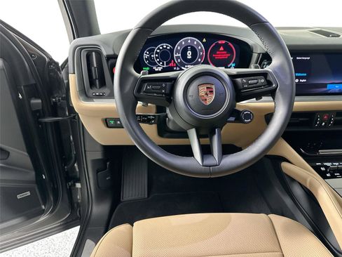 Certified 2026 Porsche Cayenne AWD/4WD image 18