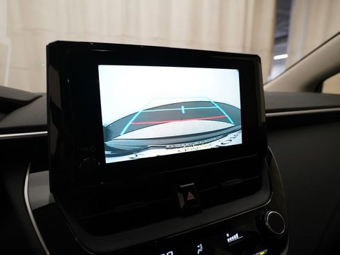 Used 2025 Toyota Corolla LE FWD image 19