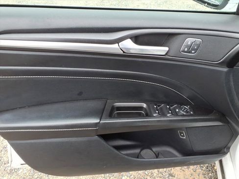 Used 2020 Ford Fusion Energi Titanium image 21