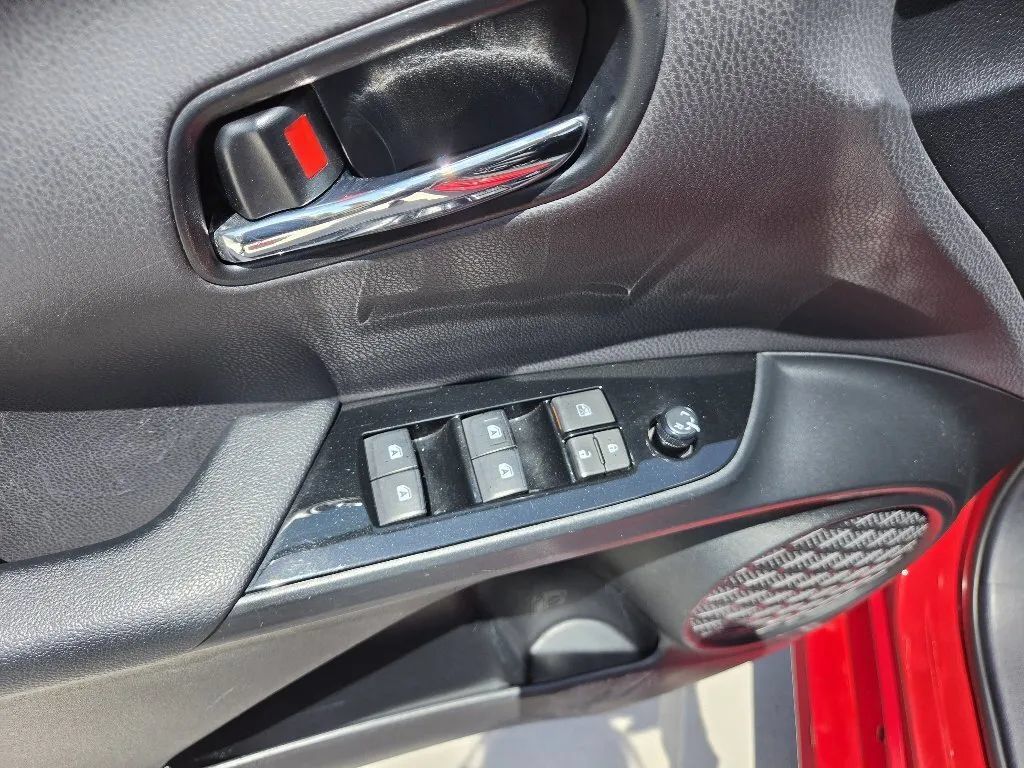 Used 2017 Toyota Prius Prime Advanced FWD image 13