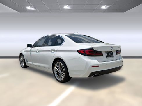Used 2023 BMW 530i w/ Premium Package RWD image 3