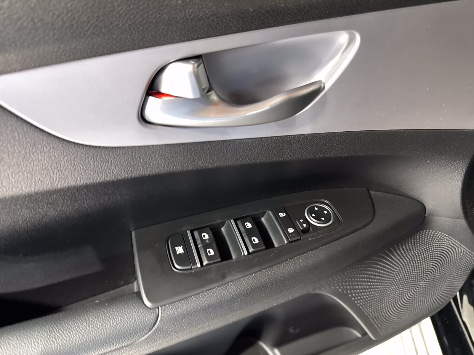 Certified 2024 Kia Forte LXS FWD image 16