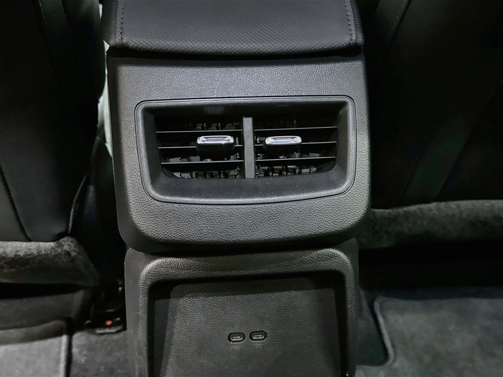 Used 2024 Chevrolet Equinox EV LT w/ LPO, Trailering Package FWD image 27