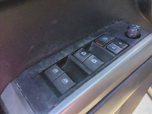 Used 2019 Toyota Tacoma Limited AWD/4WD image 7