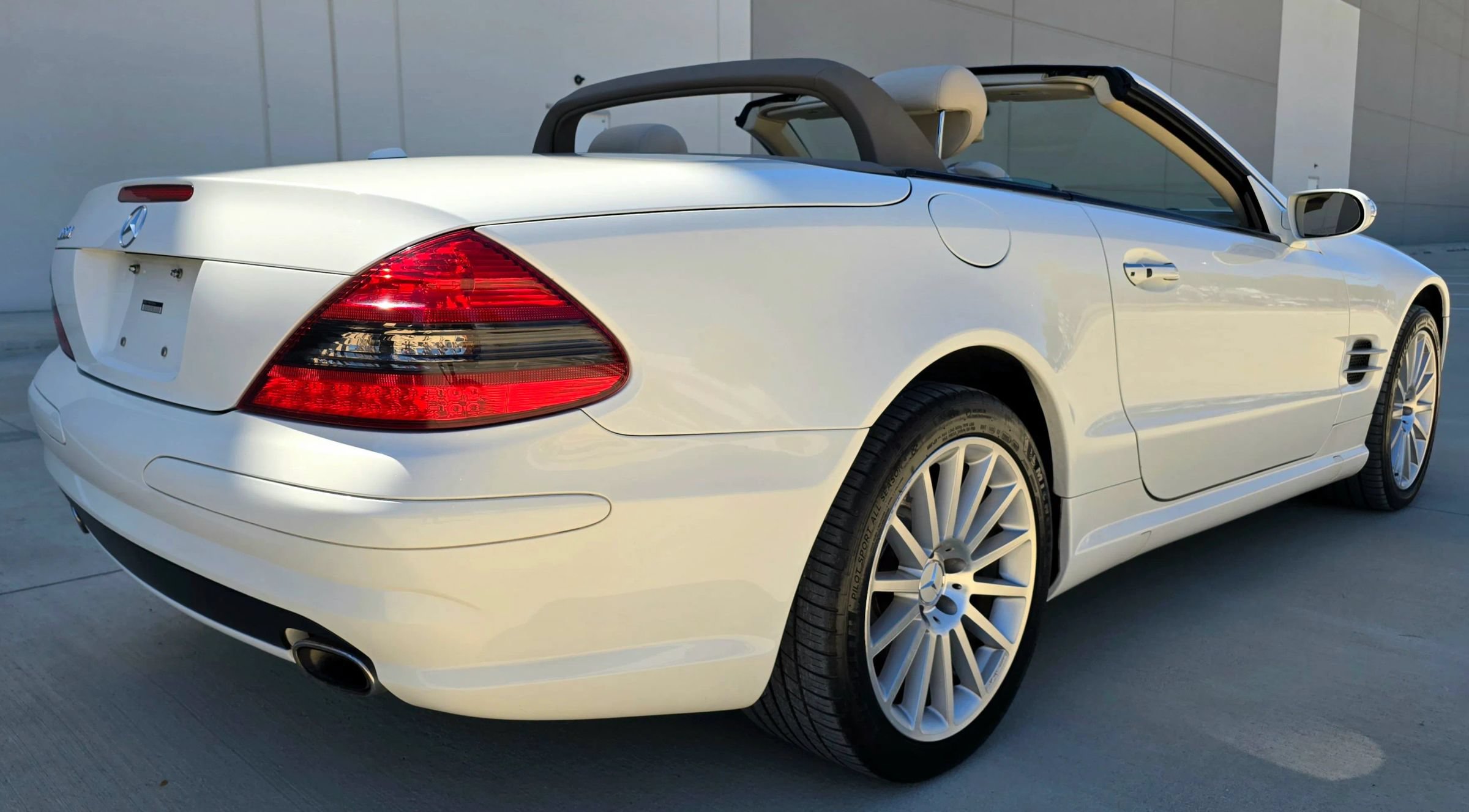 Used 2008 Mercedes-Benz SL 550 image 9