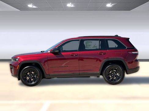 New 2026 Jeep Grand Cherokee Laredo image 2