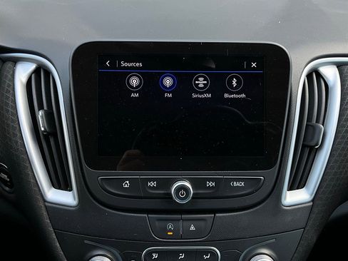 Used 2023 Chevrolet Malibu LT image 32