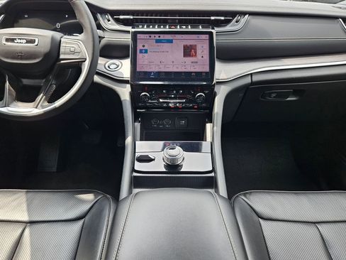 Used 2024 Jeep Grand Cherokee L Limited w/ Luxury Tech Group II AWD/4WD image 10