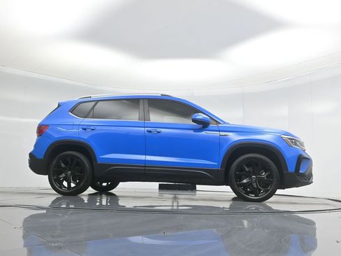 Used 2022 Volkswagen Taos SEL w/ Panoramic Sunroof Package image 48