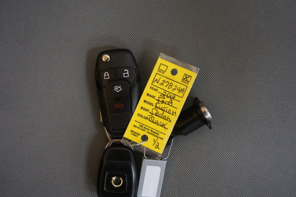 Used 2014 Ford Fusion SE FWD image 31