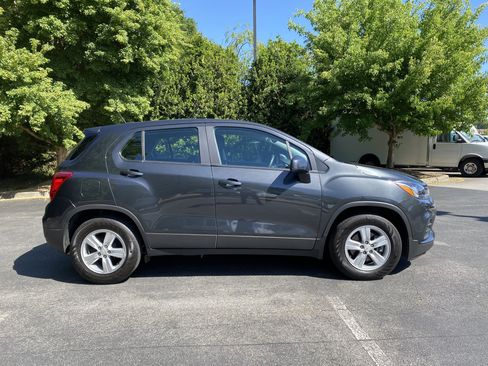 Used 2020 Chevrolet Trax LS image 10