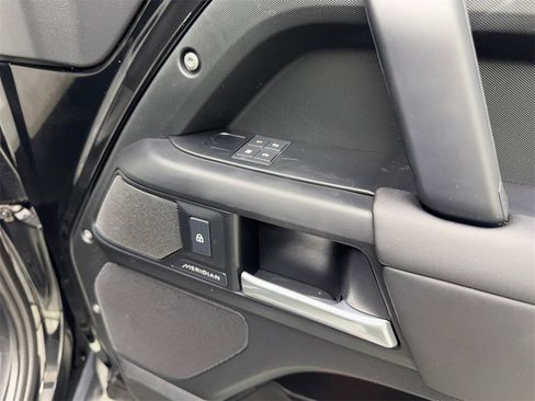 Used 2025 Land Rover Defender 110 S image 43