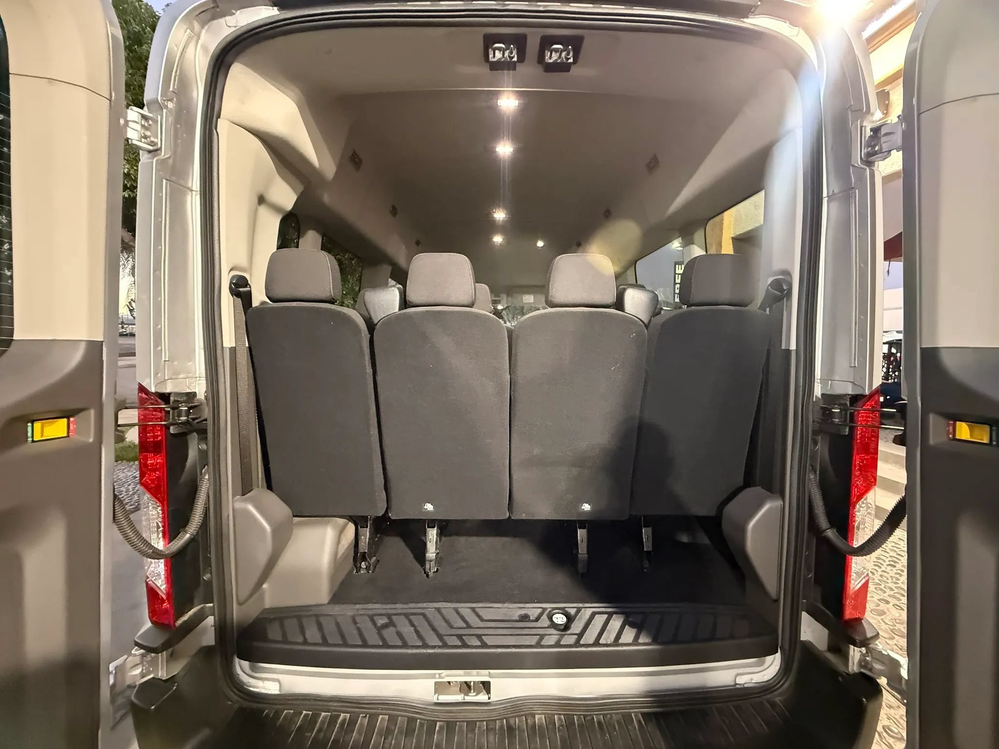 Used 2021 Ford Transit 350 XLT RWD image 17