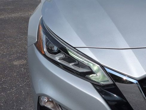 Certified 2020 Nissan Altima 2.5 SV FWD image 9