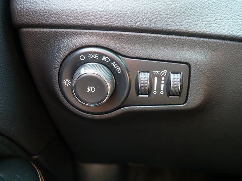 Used 2018 Jeep Compass Limited AWD/4WD image 26
