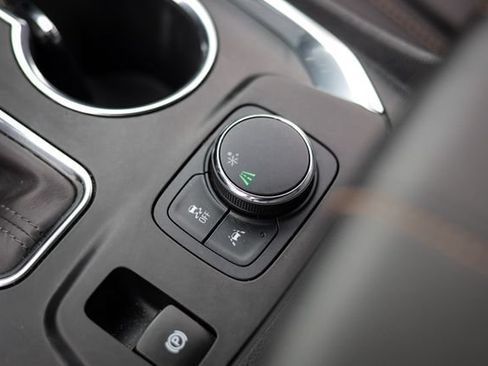Used 2020 Chevrolet Traverse RS FWD image 52