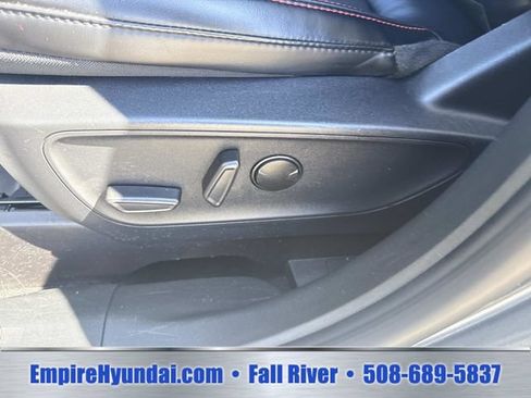 Used 2025 Ford Escape ST-Line Select AWD/4WD image 19