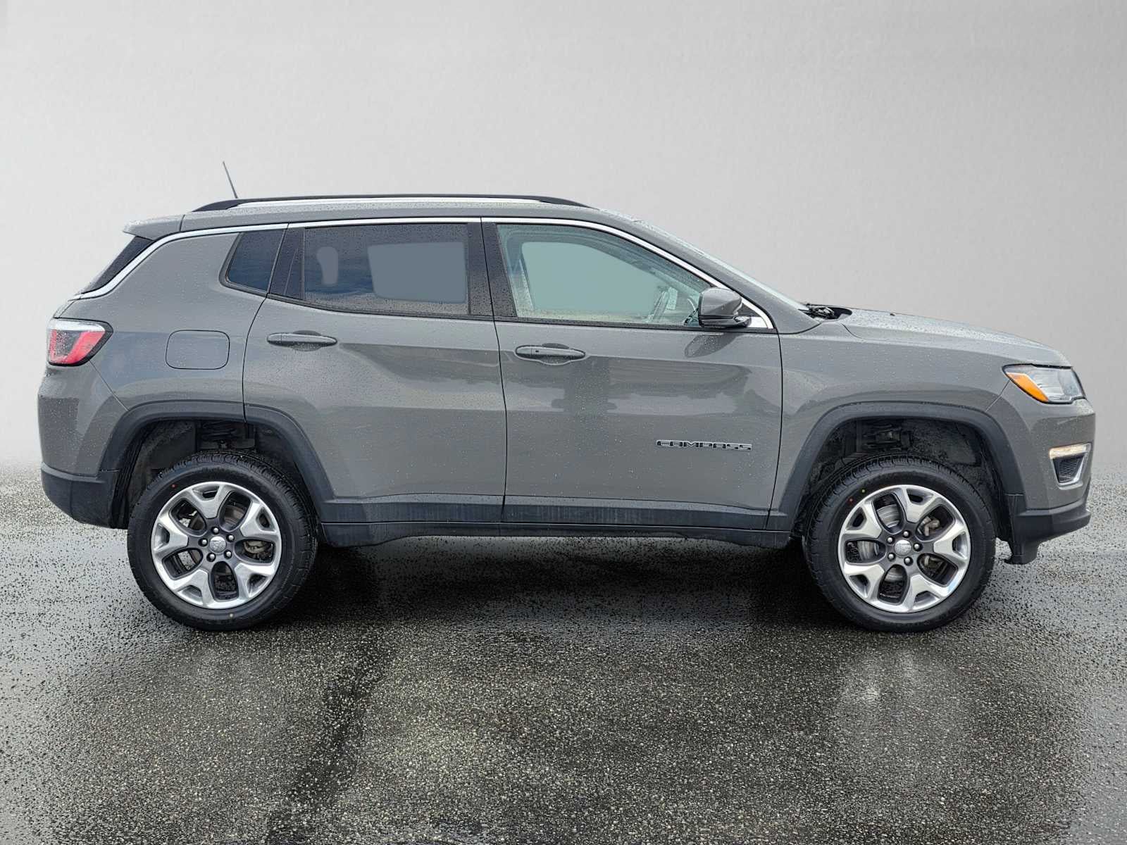 Used 2020 Jeep Compass Limited AWD/4WD image 2