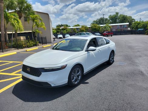 Used 2024 Honda Accord EX image 10