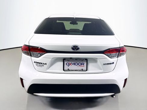 Used 2022 Toyota Corolla LE image 6