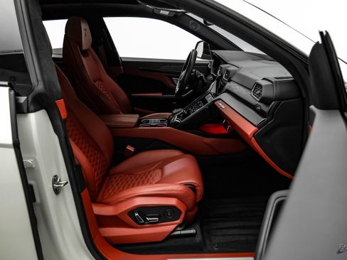 Used 2022 Lamborghini Urus image 53