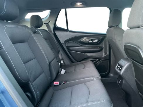 Used 2024 GMC Terrain SLE image 18