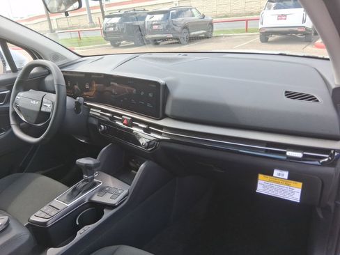 New 2026 Kia Sportage LX FWD image 11