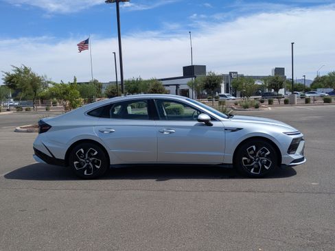 Used 2024 Hyundai Sonata SEL FWD image 6
