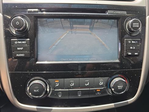 Used 2016 Nissan Maxima Platinum FWD image 18