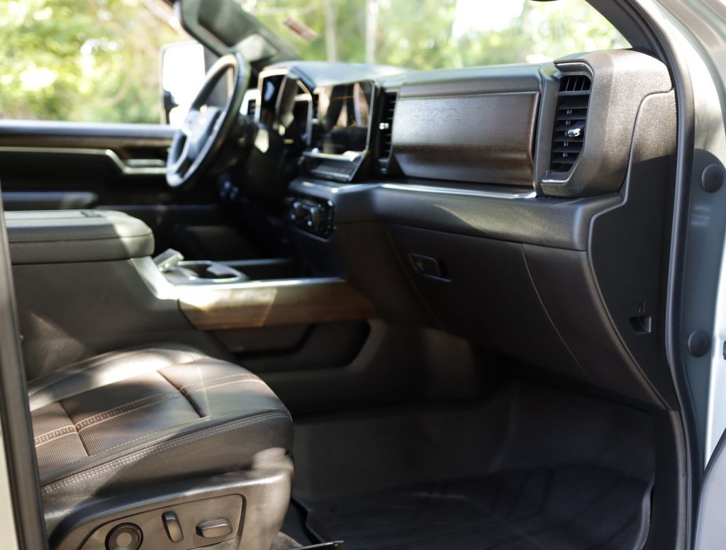 Used 2024 Chevrolet Silverado 2500 High Country w/ High Country Premium Package AWD/4WD image 36