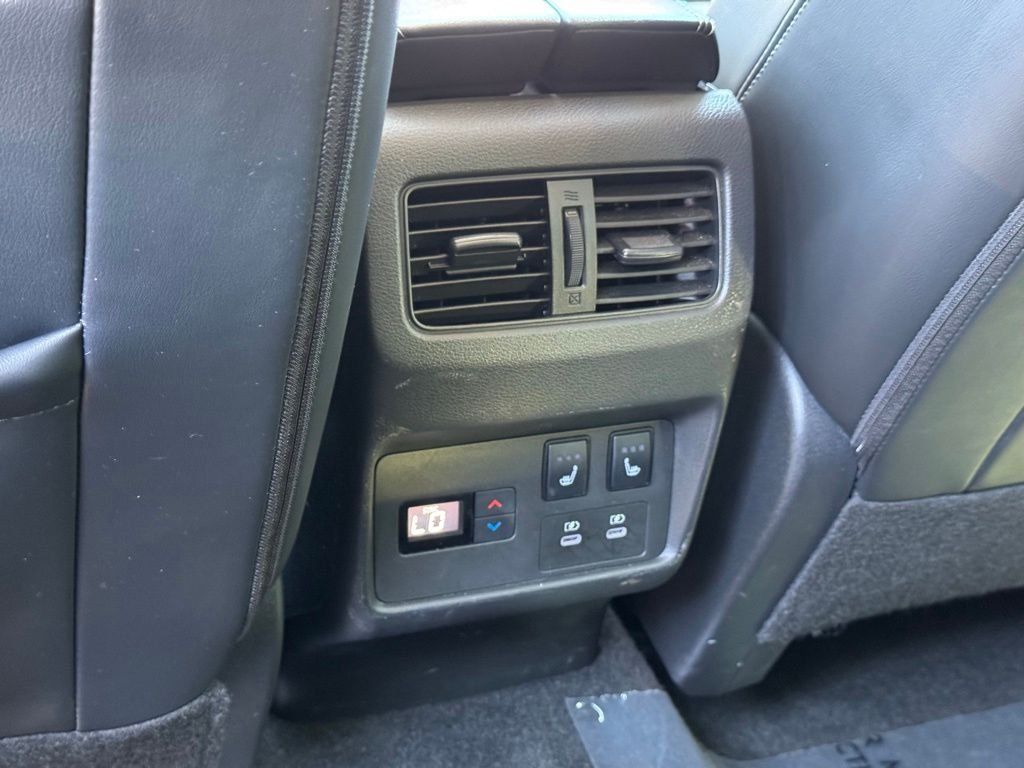 Used 2024 Nissan Rogue Platinum w/ Platinum Premium Package FWD image 37