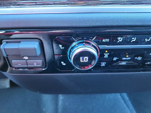 New 2026 GMC Sierra 1500 SLE image 16