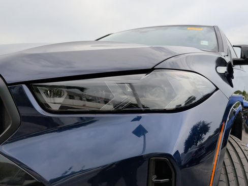 Used 2024 BMW X6 M60i AWD/4WD image 3