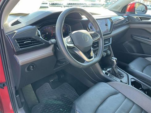 Used 2022 Volkswagen Taos SEL image 14