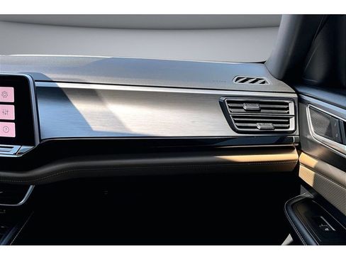 Used 2024 Volkswagen Atlas Cross Sport SE FWD image 46