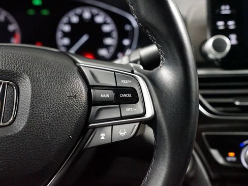 Used 2018 Honda Accord Sport image 13