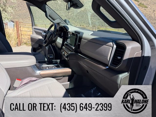 Used 2024 Chevrolet Silverado 1500 LT Trail Boss w/ Convenience Package II AWD/4WD image 34