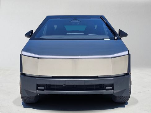 Used 2026 Tesla Cybertruck 2WD Crew Cab image 8