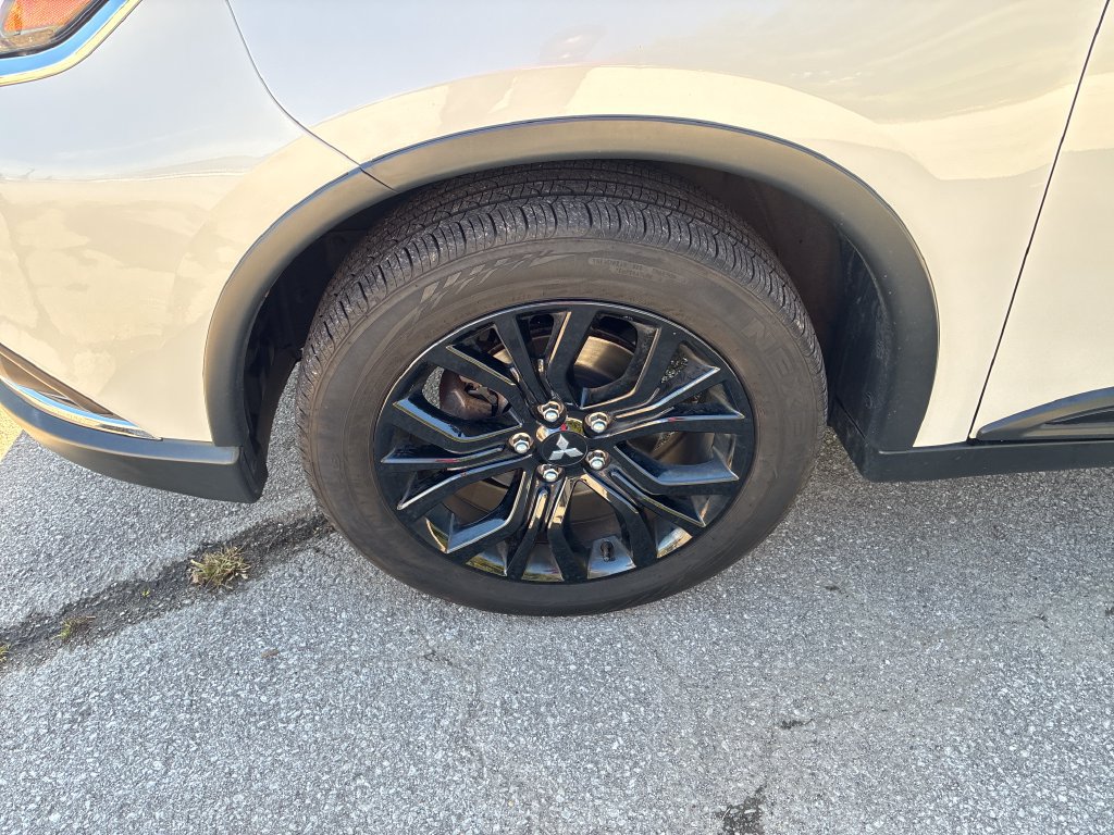 Used 2019 Mitsubishi Outlander SE AWD/4WD image 9