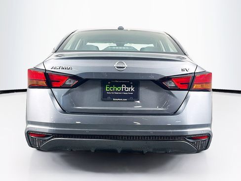 Used 2024 Nissan Altima 2.5 SV FWD image 7