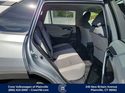 Used 2021 Toyota RAV4 XLE image 15