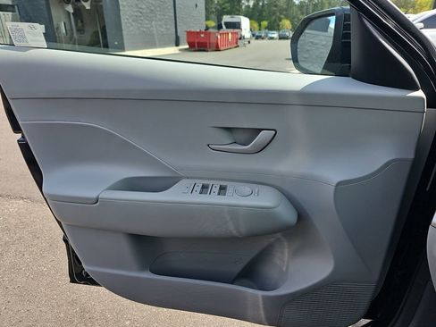 Used 2024 Hyundai Kona SE FWD image 31