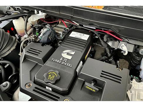 Used 2023 RAM 2500 Limited image 32