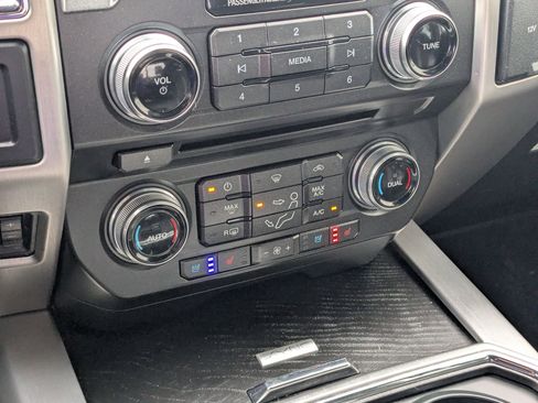 Used 2018 Ford F250 Platinum w/ Platinum Ultimate Package image 25