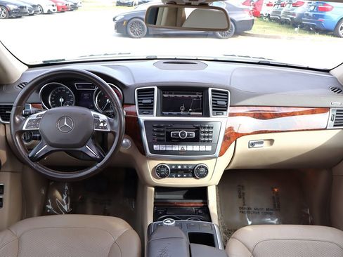 Used 2015 Mercedes-Benz GL 320 BlueTEC 4MATIC image 12