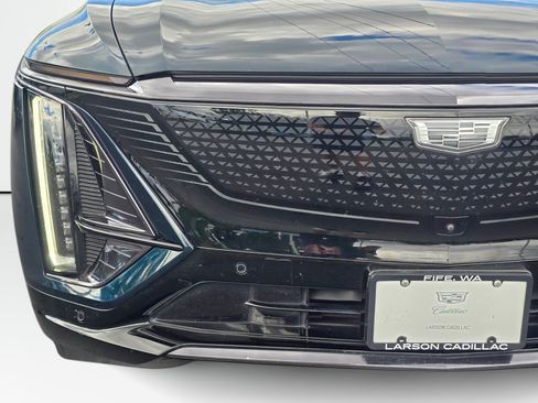 Used 2024 Cadillac Lyriq Sport AWD/4WD image 31