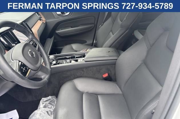 Used 2024 Volvo XC60 B5 Plus AWD/4WD image 6