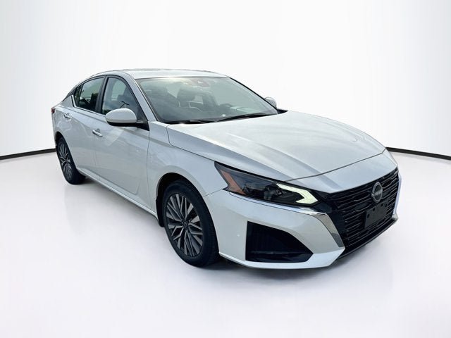 Used 2023 Nissan Altima 2.5 SV AWD/4WD image 3