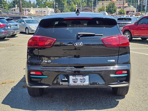 Used 2020 Kia Niro EX Premium w/ Cold Weather Package FWD image 6